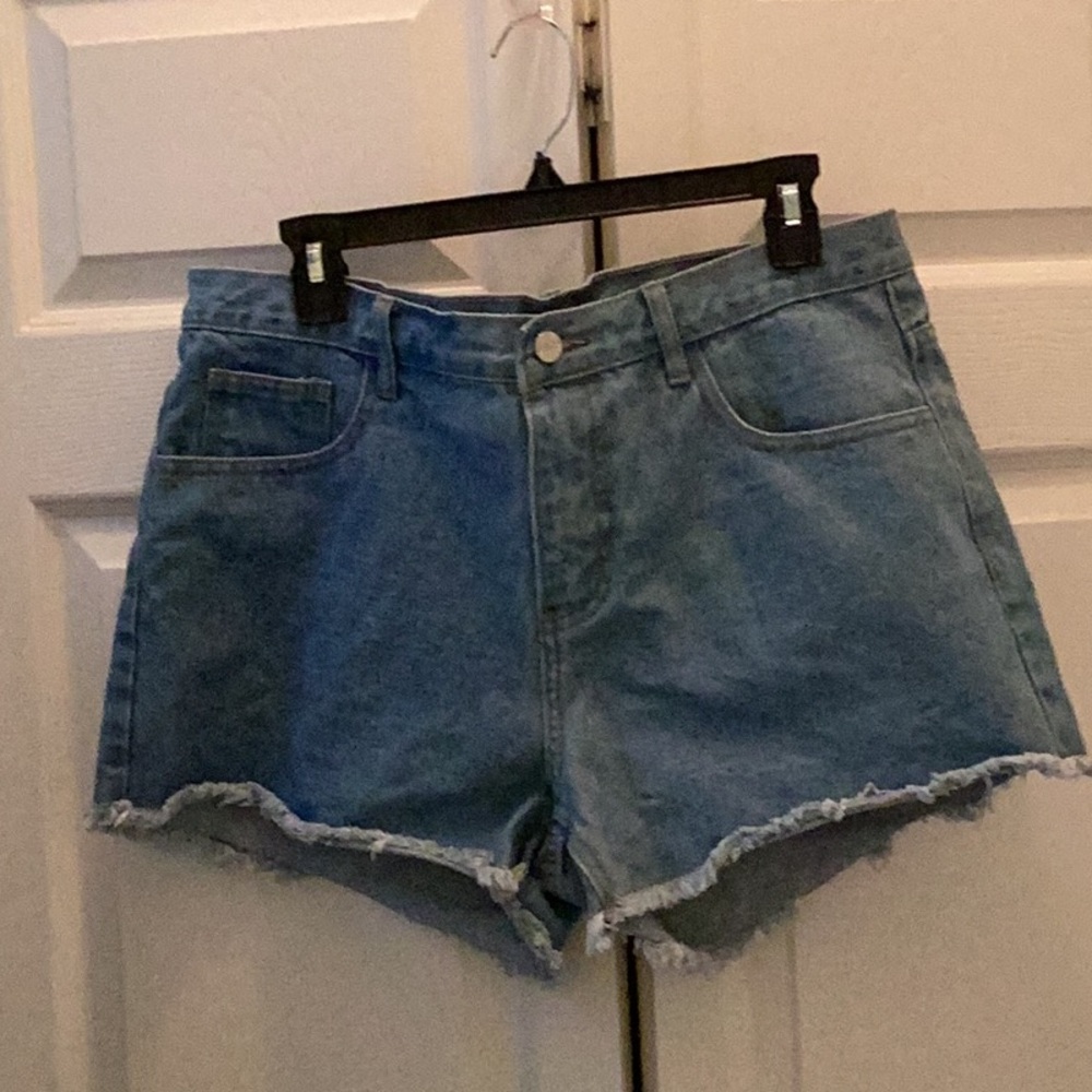 🦋NWOT Dentz Denim Size XLarge Fun Denim Shorts Closet Must Have 🦋